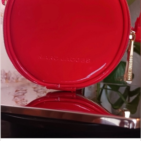 MARC JACOBS Mini 4" Red Patent Leather Crossbody Round Circle Canteen Bag NWT - Picture 8 of 12